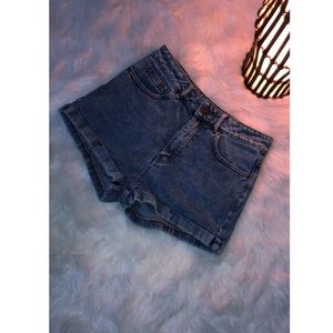HIGH-WAISTED VINTAGE STYLE SHORTS by BULLHEAD